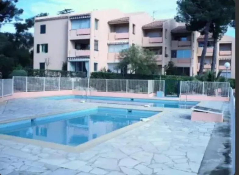 Appartement Bandol Dans Residence Privee Avec Piscine 0*,