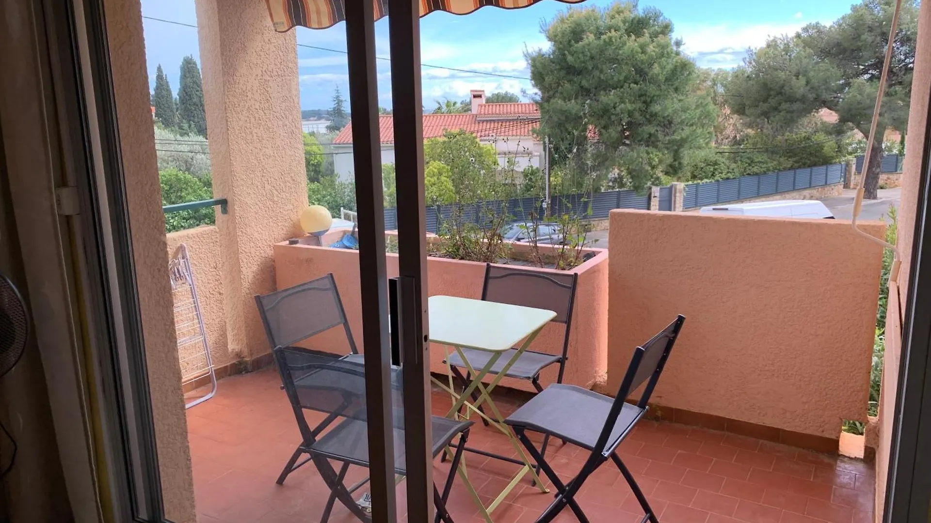 Appartement Bandol Dans Residence Privee Avec Piscine