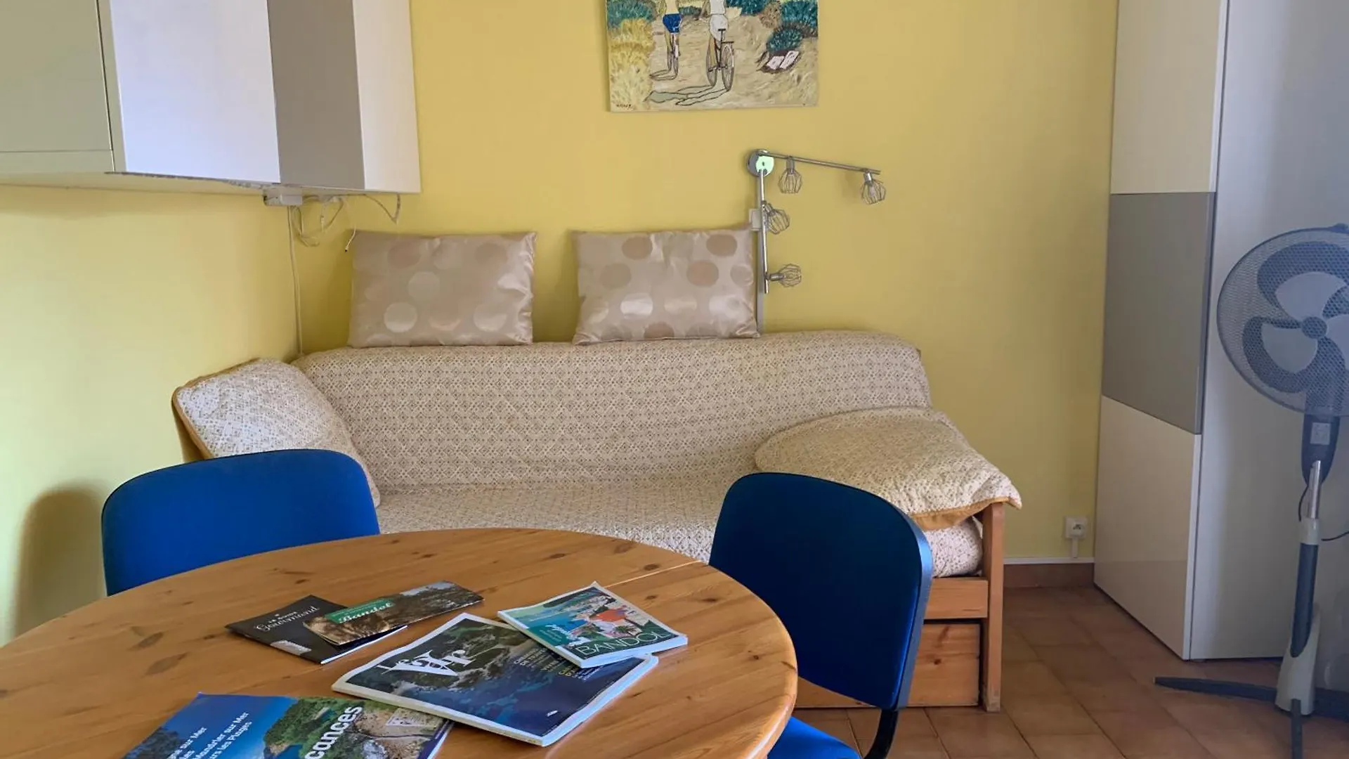 Appartement Bandol Dans Residence Privee Avec Piscine 0*,  France
